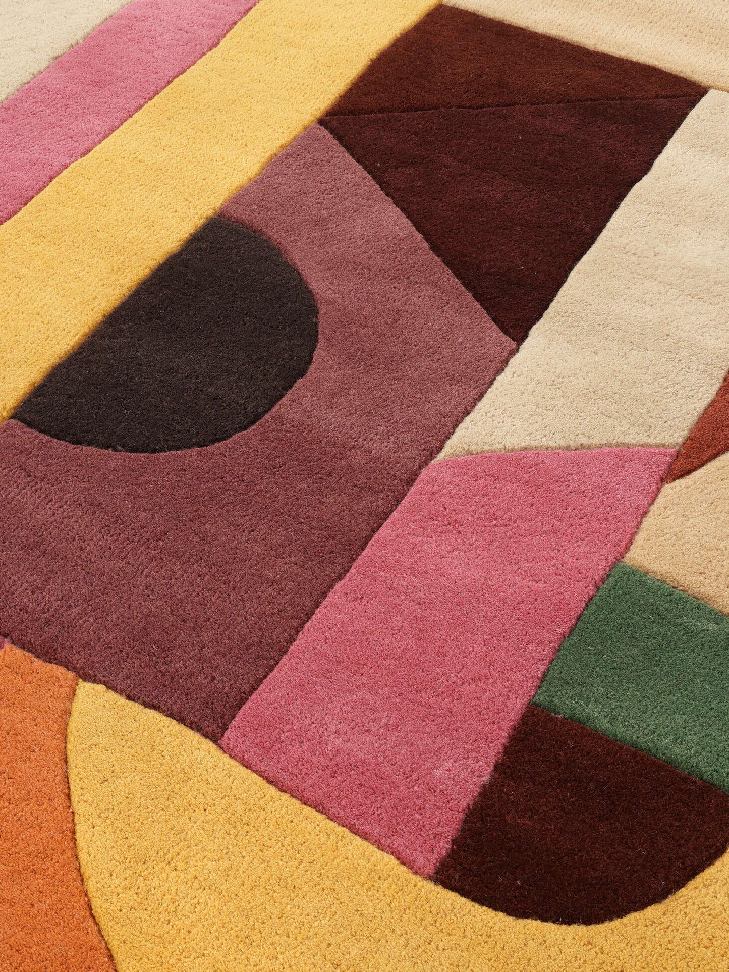 Patchwork Harmony Rug – Modern Hand-Tufted Rug with Vibrant Geometric Patterns, Bold Color Palette, Irregular Artistic Design for Living Room Decor