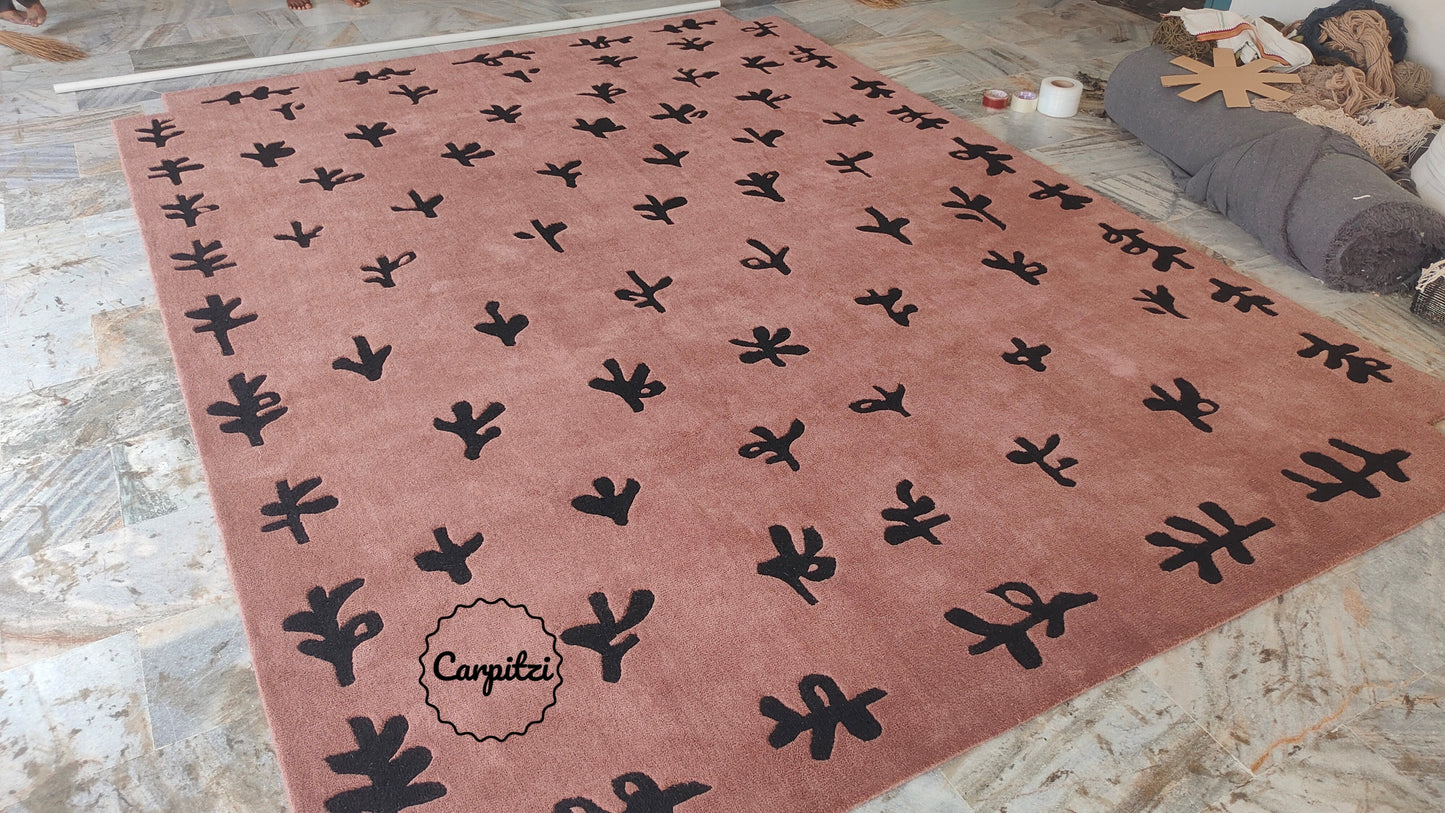 Modern Abstract Botanical Tufted Rug – Dusty Rose & Black Leaf Pattern Carpet
