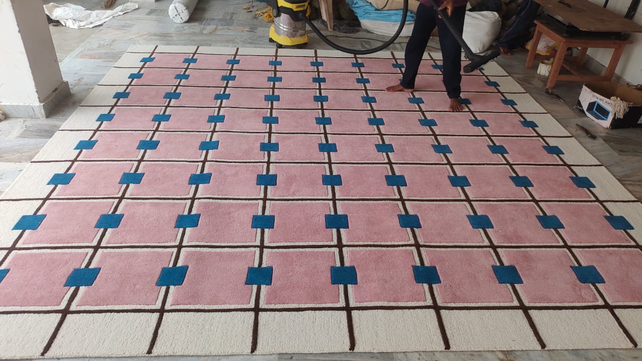 Luxurious Pink Check Pattern Woolen Tufted Rugs - Anthro-Inspired Modern Handmade Area Rugs for Living Room, Bedroom, Hall & Kitchen.