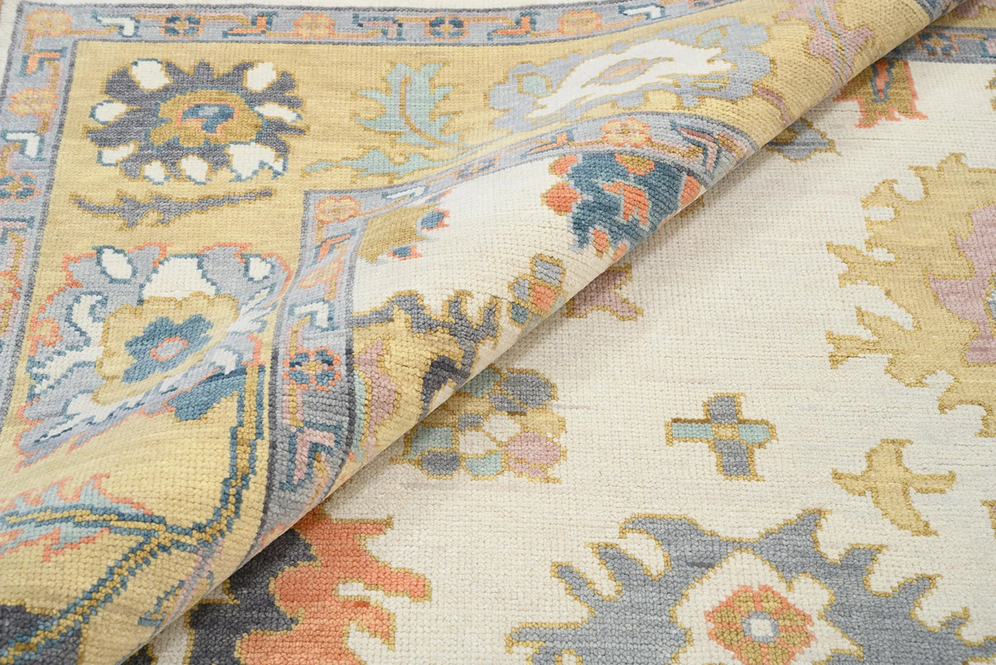 Neutral Oushak Rug – Ivory & Gold Wool Area Rug | Contemporary Multicolored Turkish Rug for Living Room or Bedroom