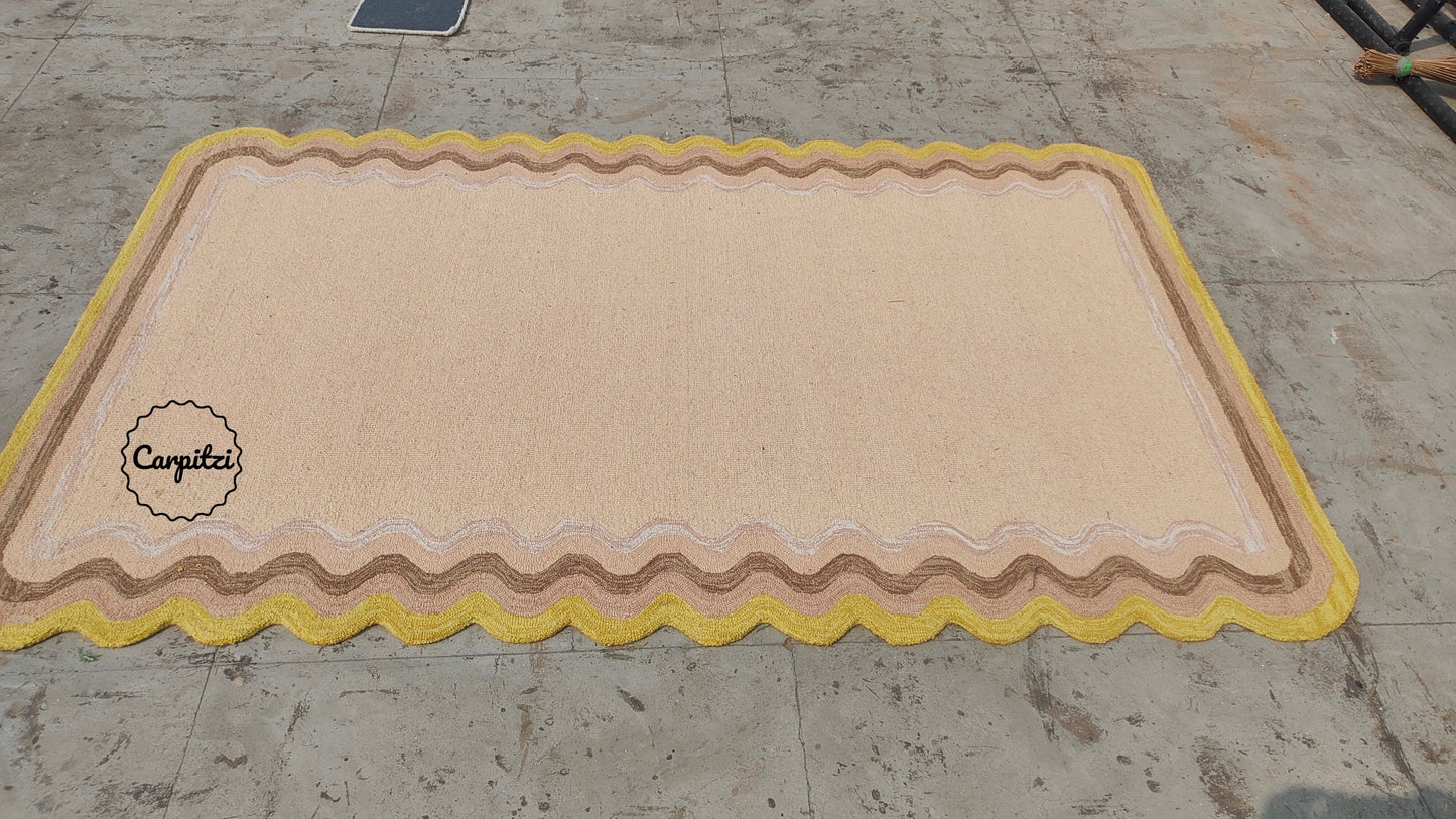 Beige Tufted Rug with Wavy Scallop Border – Modern Handmade Area Rug Carpitzi