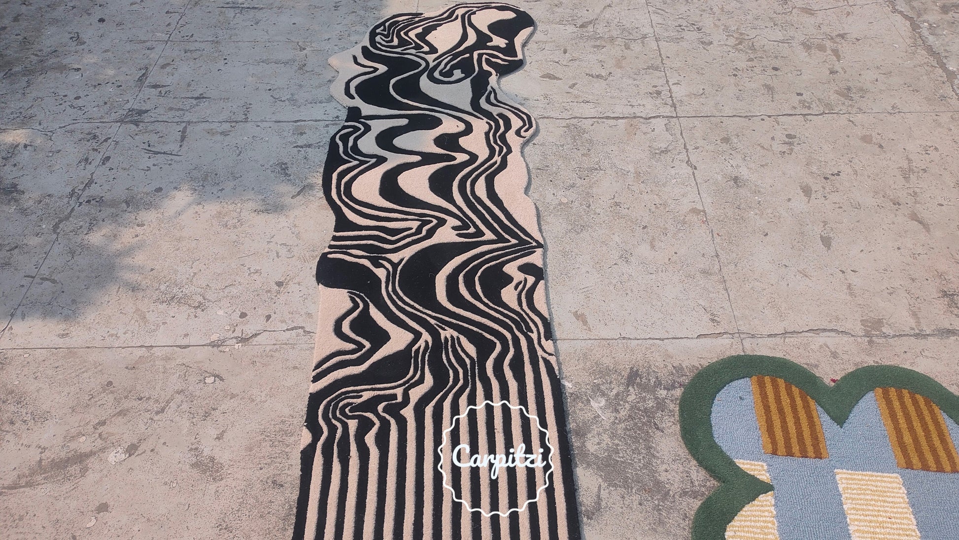 Melting Abstract Tufted Runner – Modern Wavy Hallway Rug Carpitzi