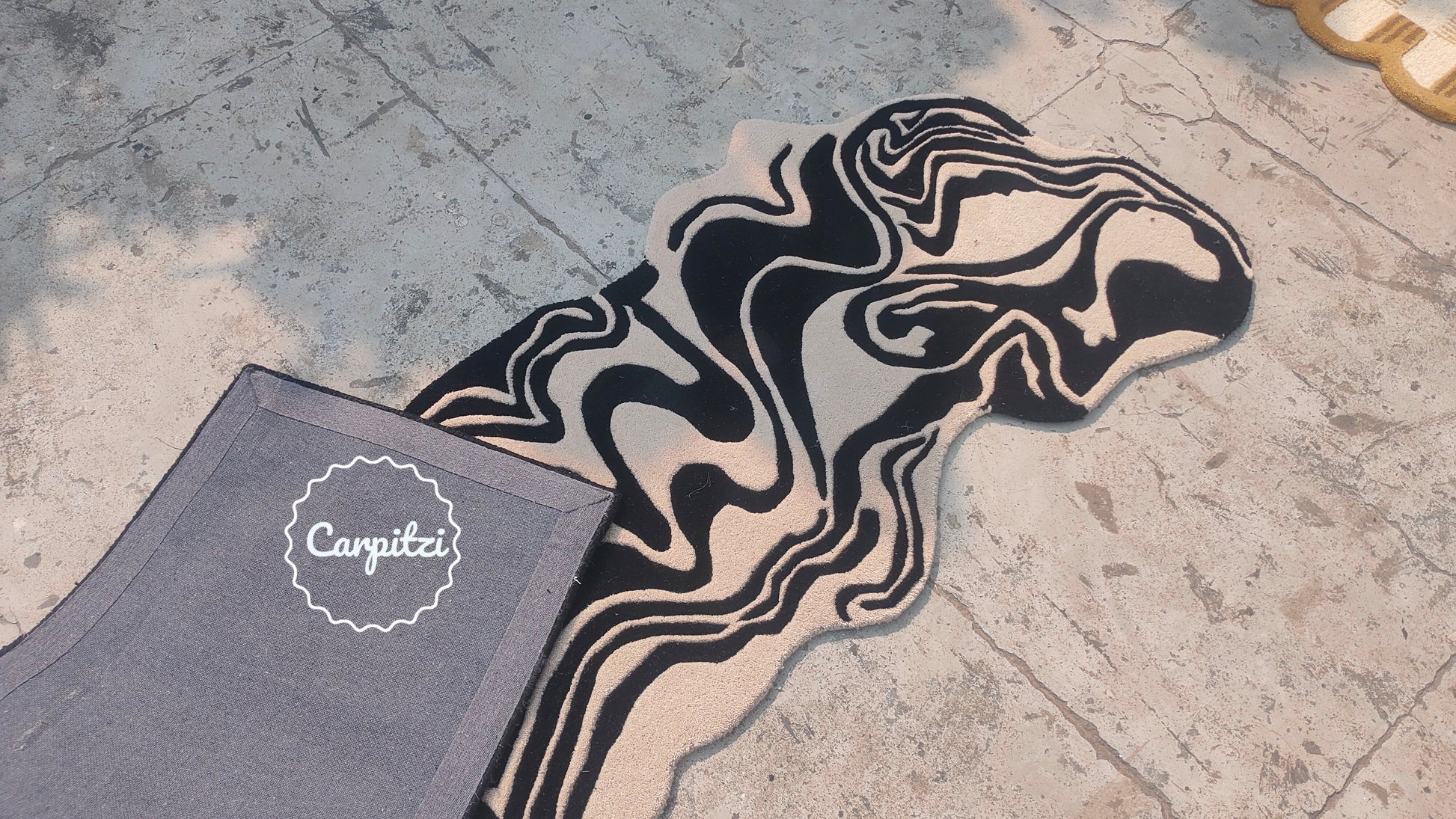 Melting Abstract Tufted Runner – Modern Wavy Hallway Rug Carpitzi