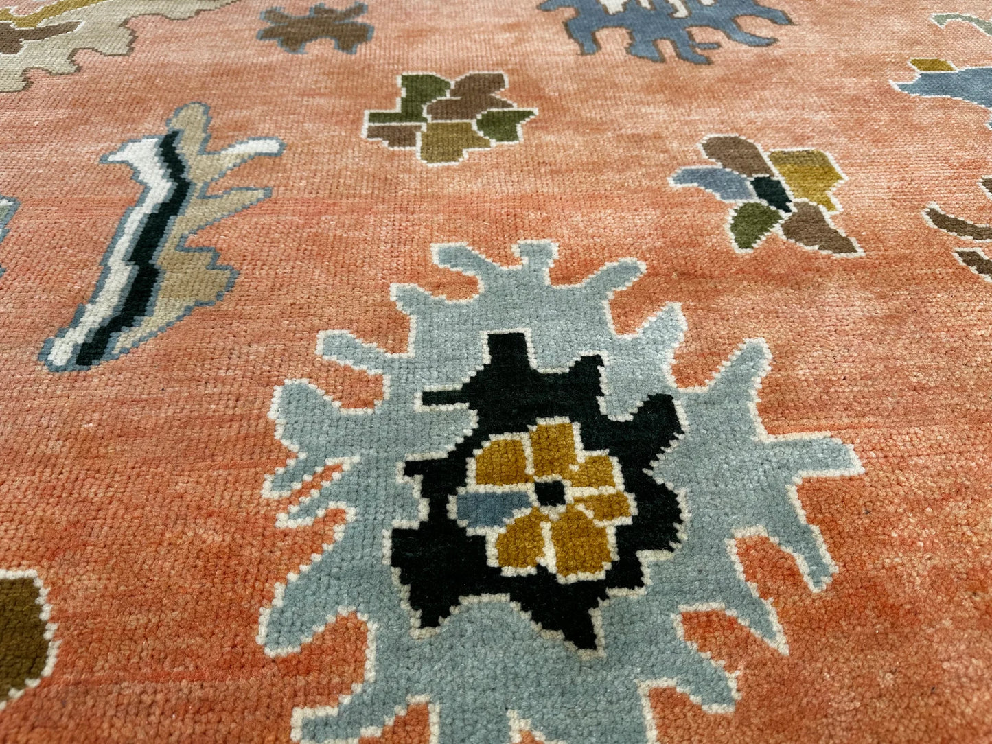 Pink Oushak Hand-Knotted Peach Indo Oushak Wool Rug – Antique Turkish-Inspired Handmade Oriental CarpetHand-Knotted Rug – Handmade Antique-Inspired Living Room Carpet (Copy)