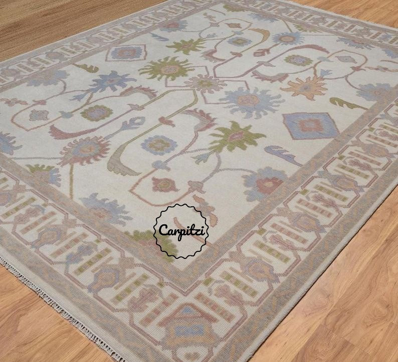 Hand-Knotted Oushak Rug – Soft Pastel Turkish Wool Area Rug with Traditional Floral Motifs Carpitzi