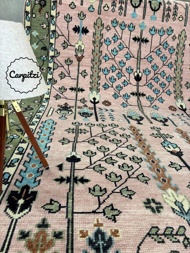 Pink & Green Oushak Rug – Hand-Knotted Turkish Wool Area Rug with Floral Motifs Carpitzi